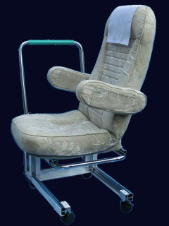 楽々移動椅子の側面図：座部が自由に回転します。
